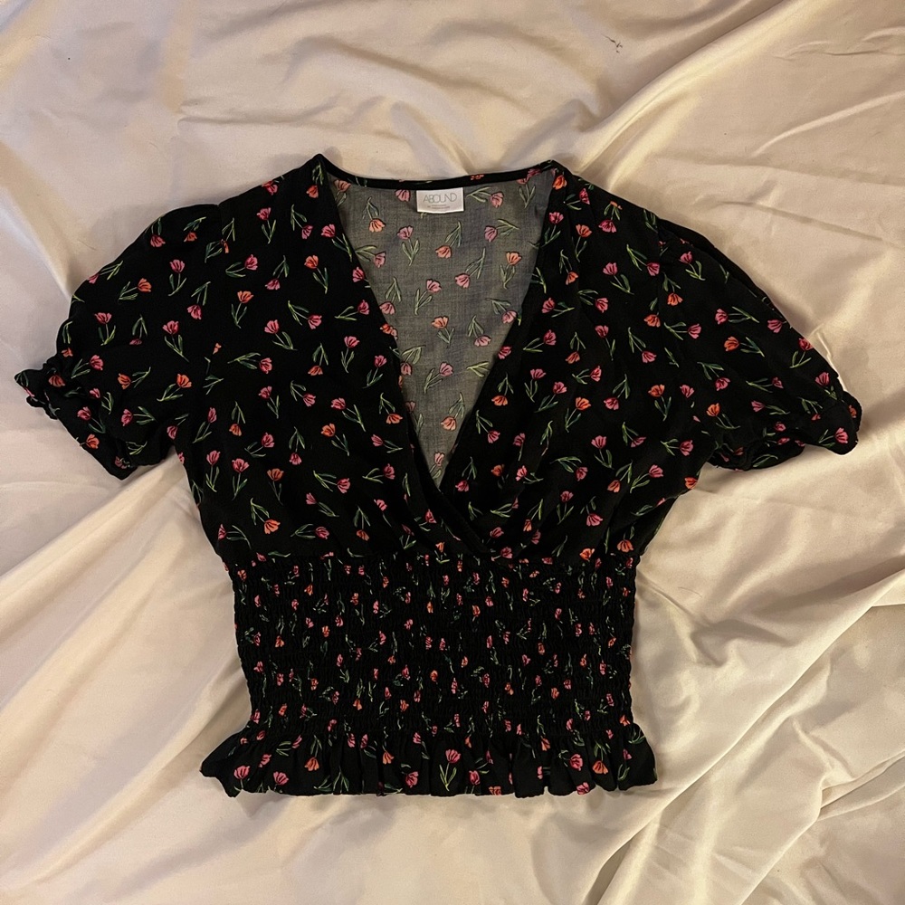 Abound babydoll short sleeved t shirt. Size Medium M 8